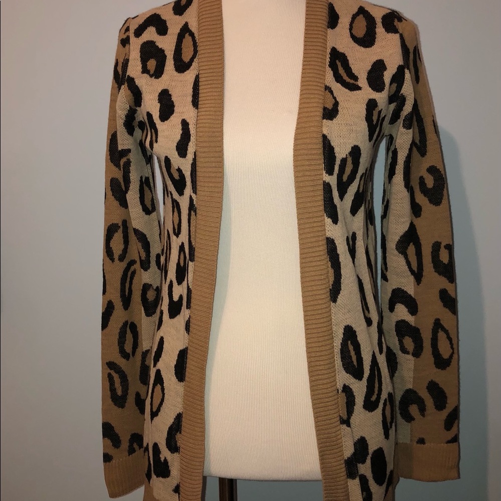 Apt 9 leopard print two tone cardigan